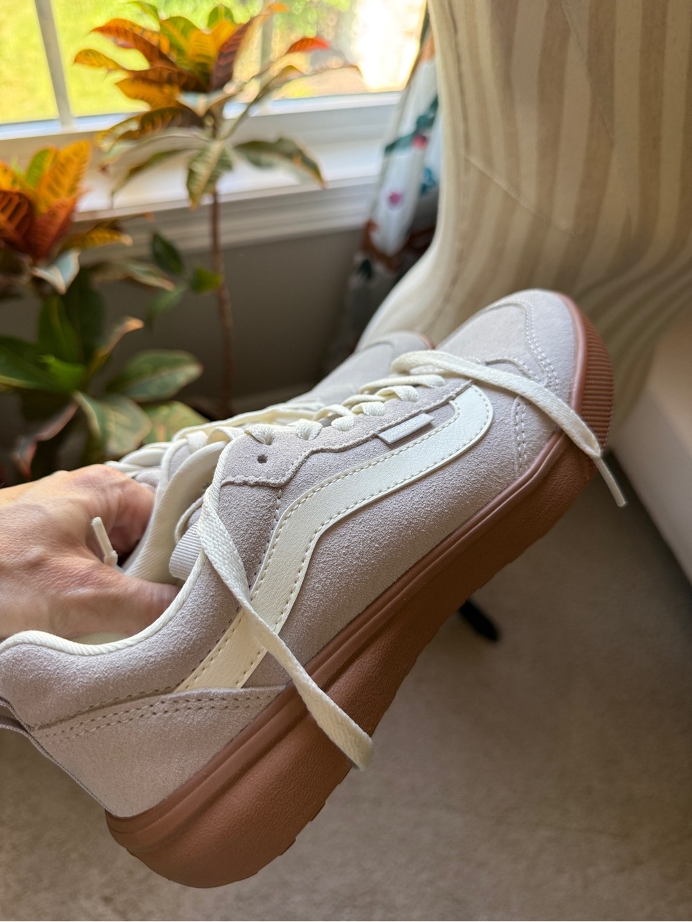 Vans Low-Top Suede Sneakers with Gum Sole